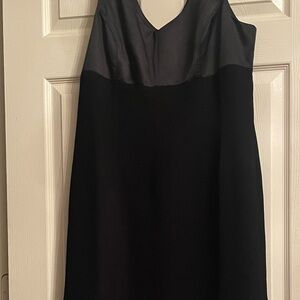 Black V-Neck Sleeveless Sheath Cocktail Dress
